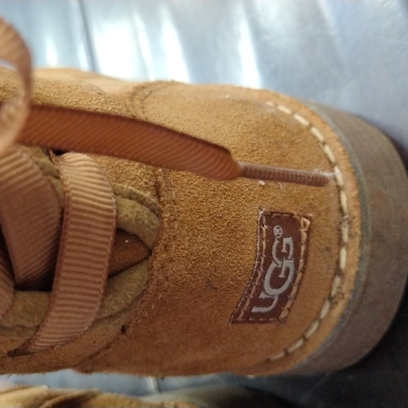 Ugg boots - Picture 3 of 9